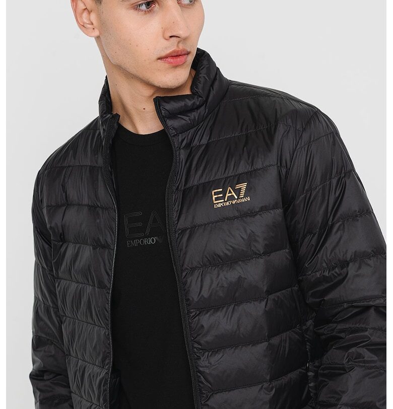 Пухено зимно яке EA7