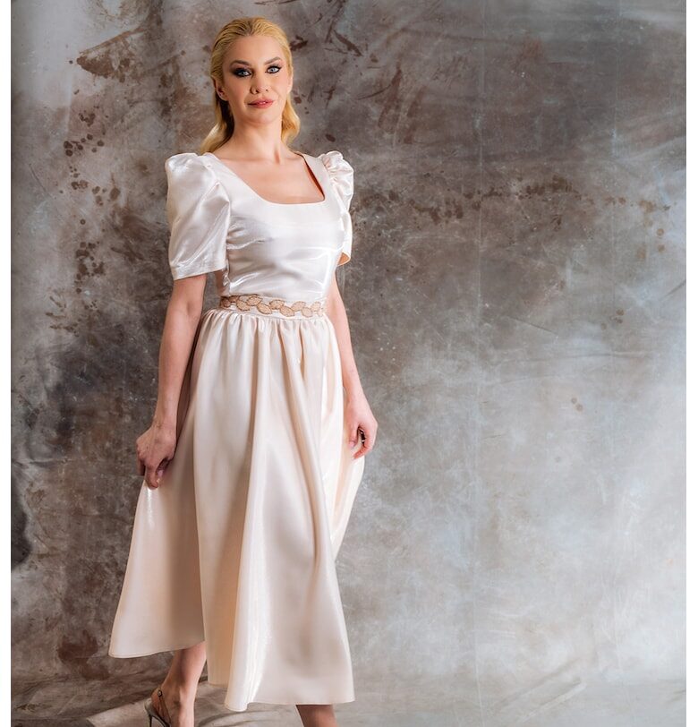 Разкроена миди рокля Jaya - Бежов MIAU by Clara Rotescu