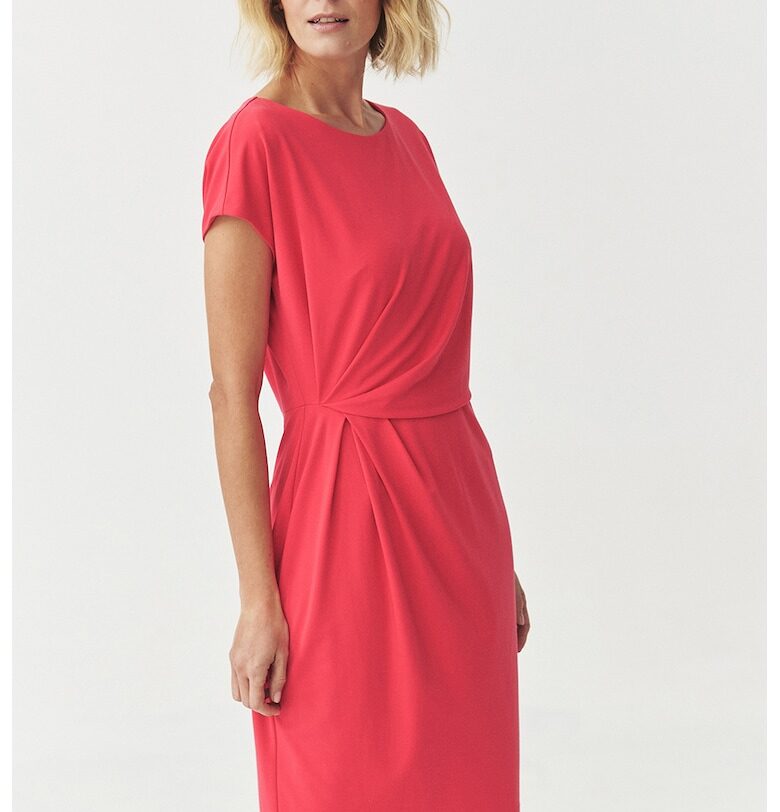 Разкроена рокля с овално деколте - Червен Tatuum