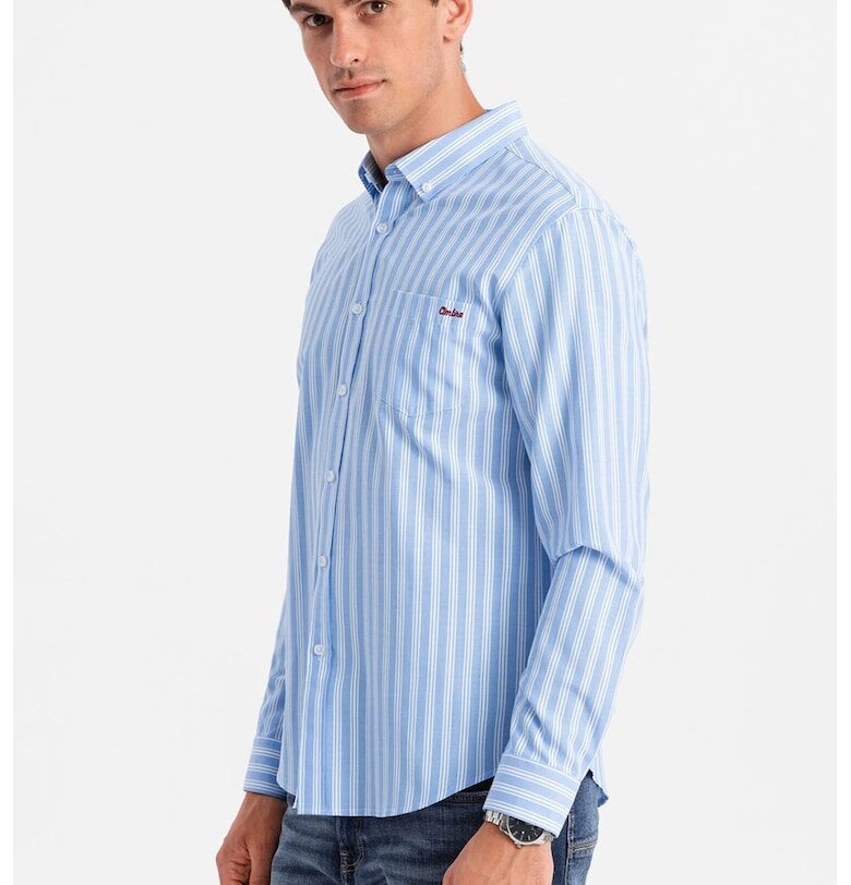 Раирана риза с яка с копчета - Бял/Син OMBRE