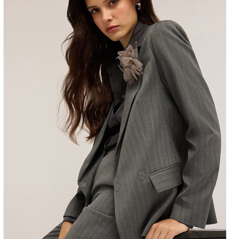 Раирано сако с флорална апликация - Сив Motivi