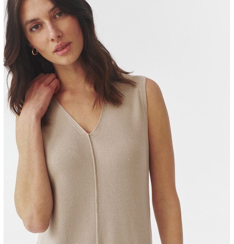 Релефна рокля с шпиц Audrey - Бежов Tatuum