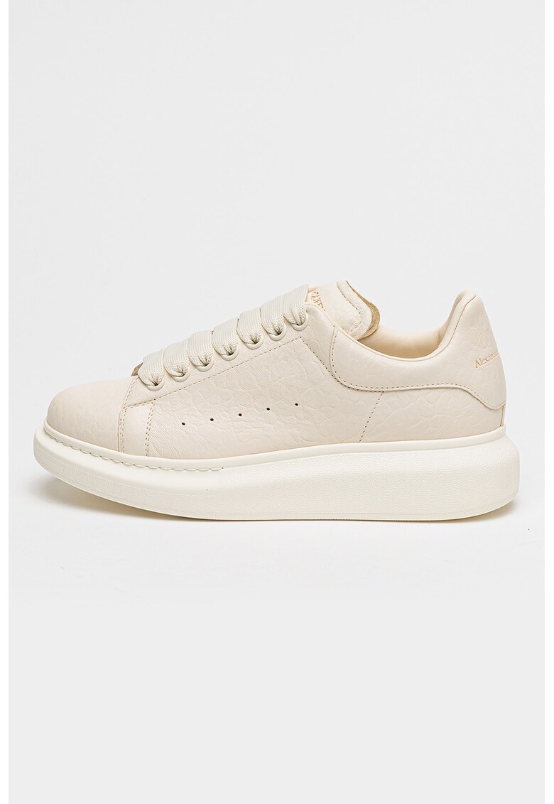 Релефни тренировъчни обувки от кожа с лого - Сиво-бежов Alexander McQueen