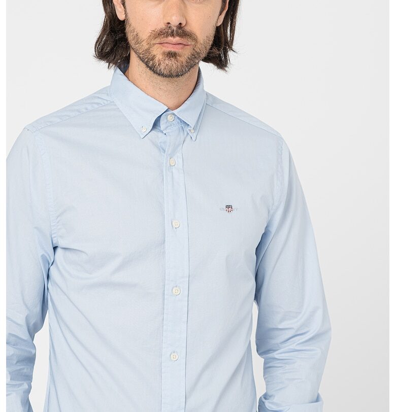 Риза по тялото с копчета на яката - Светлосин Gant