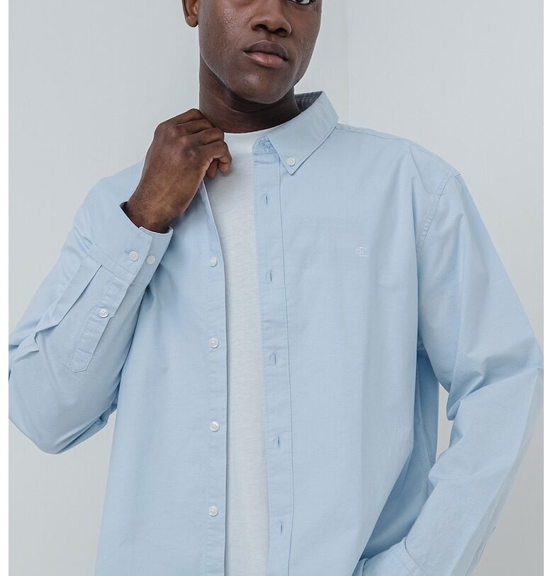 Риза с памук с копчета на яката - Пастелносин CALVIN KLEIN JEANS