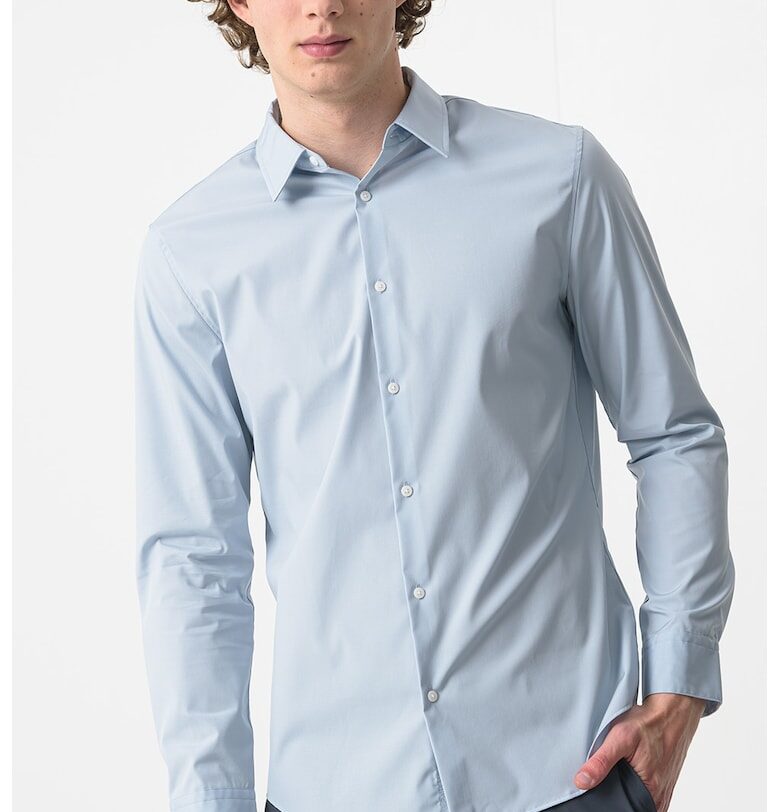 Риза с памук с остра яка - Пастелносин CALVIN KLEIN