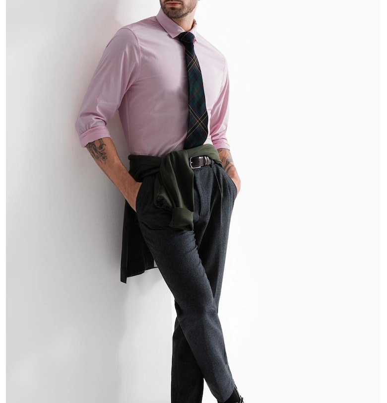 Риза със стандартна кройка и остра яка - Бледо розово OMBRE