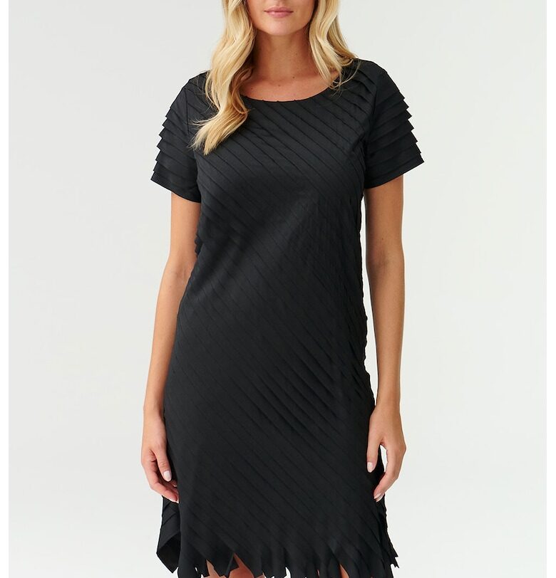 Рокля на пластове с овално деколте - Черен Tatuum