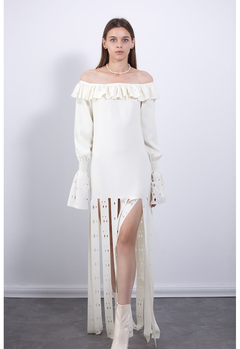 Рокля с голи рамене и големи ресни - Мръснобял UVIA