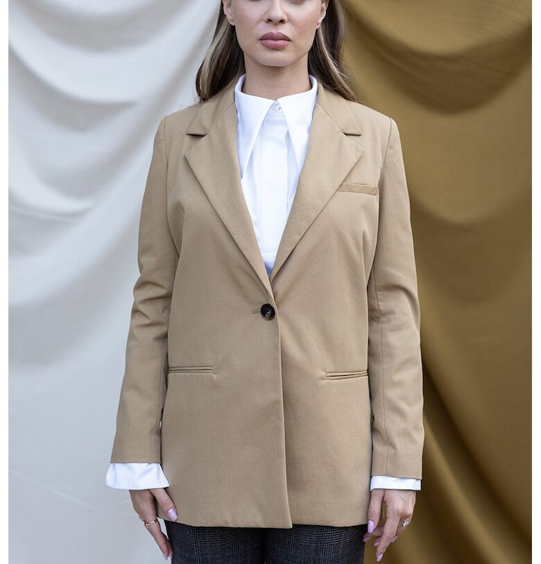 Сако с декоративни копчета на гърба - Светлокафяв EMAT