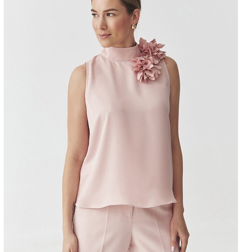 Сатенена блуза с флорален детайл - Бледо розово Tatuum