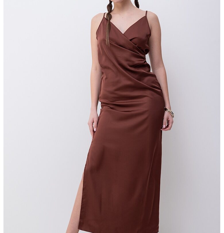 Сатинирана рокля Chigo с цепка встрани - Тъмнокафяв Only