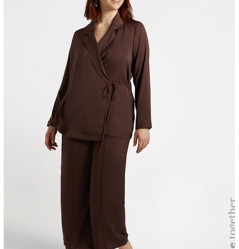 Сатинирана шпиц блуза - Тъмнокафяв Fiorella Rubino