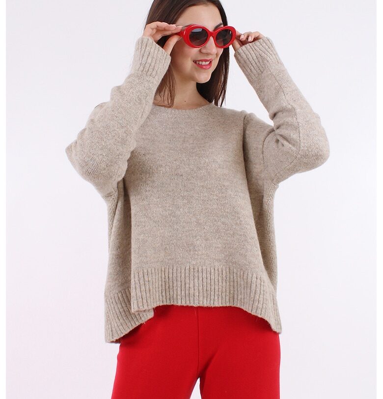 Свободен пуловер с овално деколте - Светло бежово AMAYA ROS