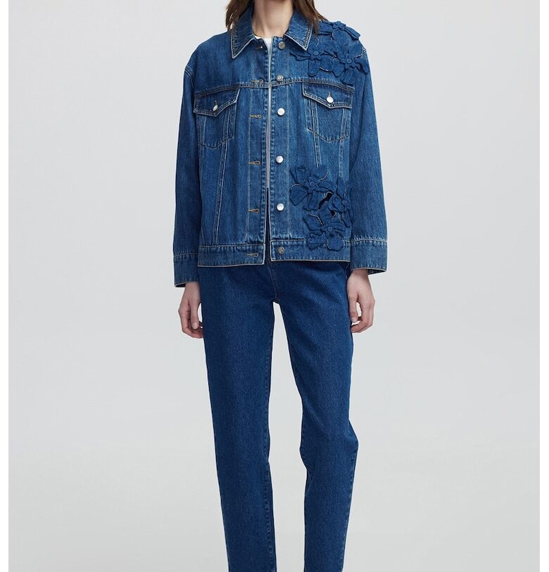 Свободно яке от деним с флорални апликации - Син Ipekyol