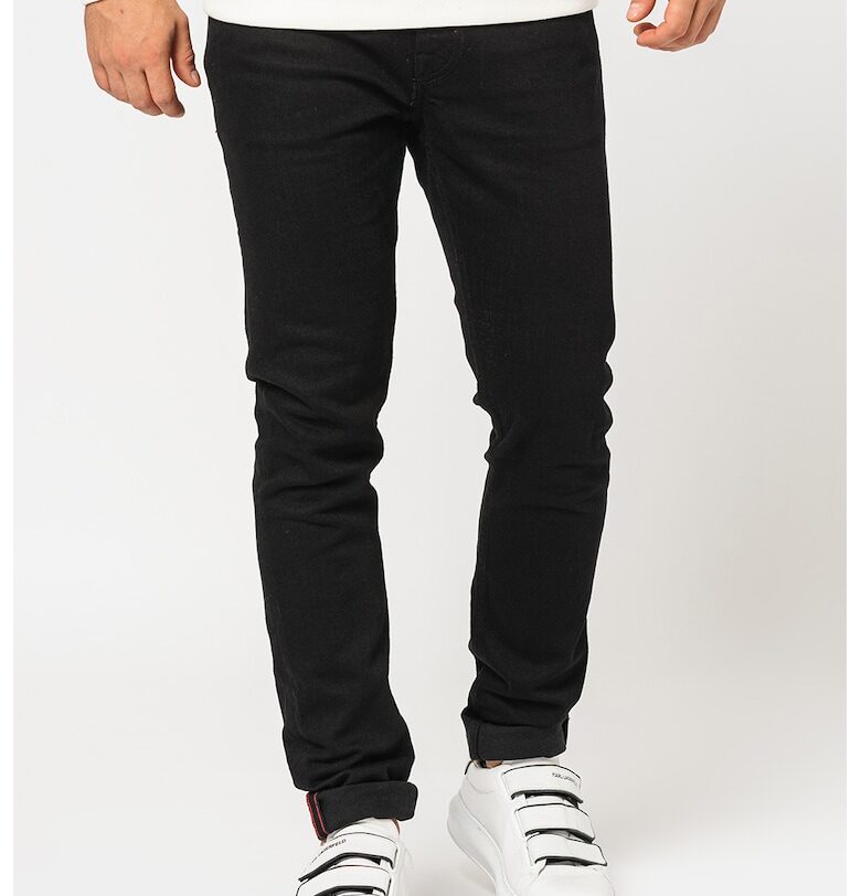 Скини дънки Chris - Черен GUESS