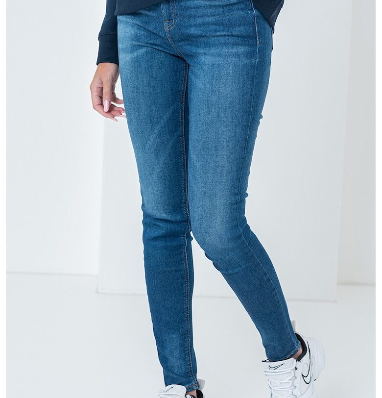 Скини дънки с миди талия - Тъмносин Tommy Jeans