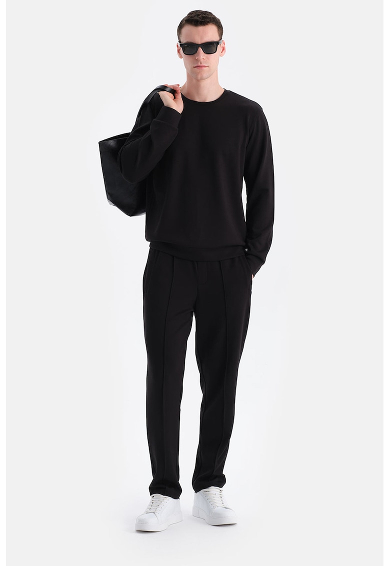 Скосен спортен панталон - Черен DAGI