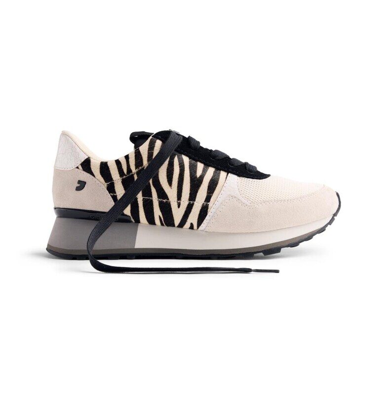 Скосени спортни обувки от велур с животинска шарка - Бял/Черен Gioseppo