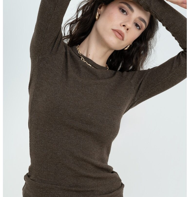 Слим блуза Delphi с овално деколте - Каки AGOLDE