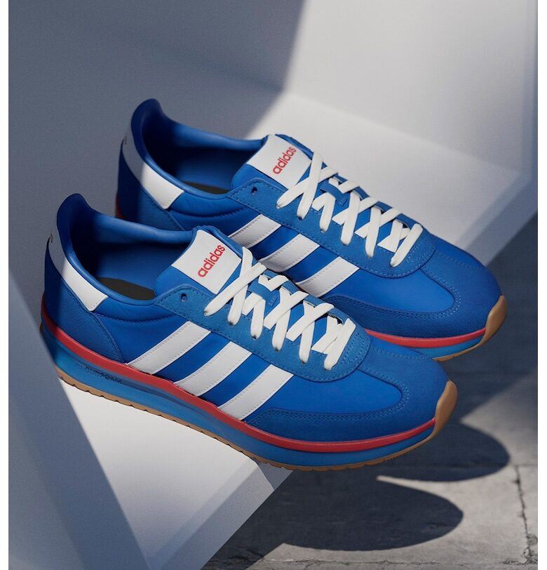 Спортни обувки Run 70s с велур - Кралско Синьо/Бял adidas Sportswear