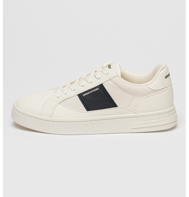 Спортни обувки от еко кожа - Слонова кост/Антрацитно сиво ARMANI EXCHANGE