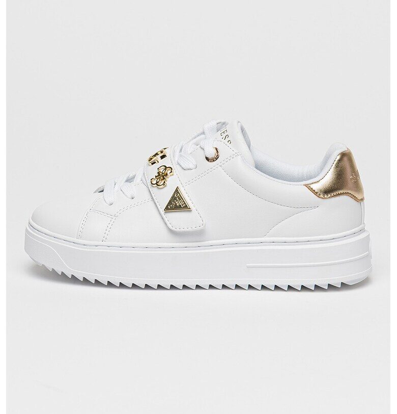 Спортни обувки от еко кожа с метални лога - Златист/Бял GUESS