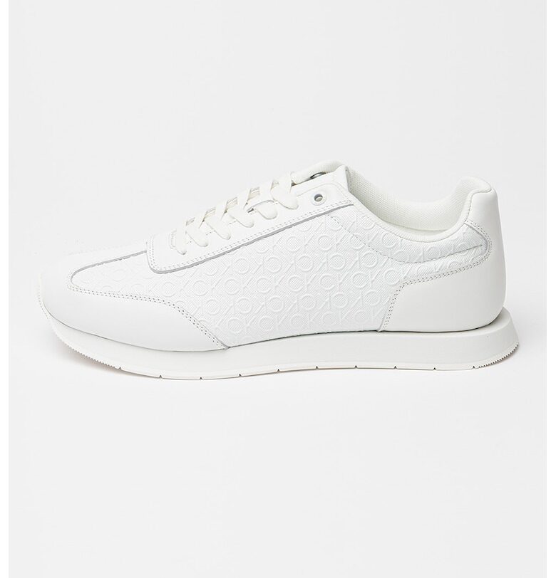 Спортни обувки от кожа с релефни монограми - Бял CALVIN KLEIN