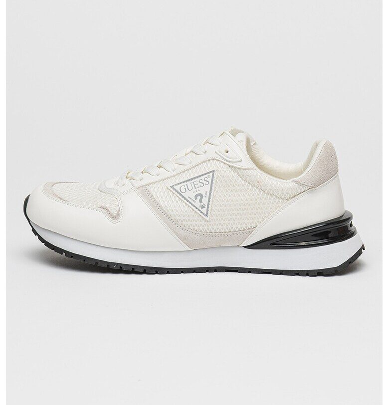 Спортни обувки от синтетика и мрежеста материя с лого - Слонова кост/Черен/Сив GUESS