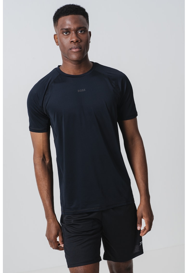 Стандартна тениска с овално деколте - Черен BOSS