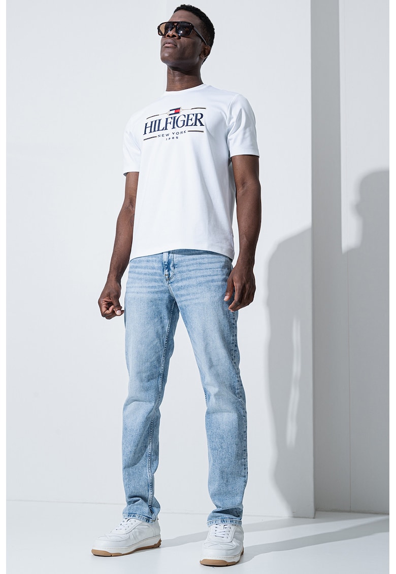 Стандартна тениска с овално деколте и лого - Бял/Тъмносин Tommy Hilfiger