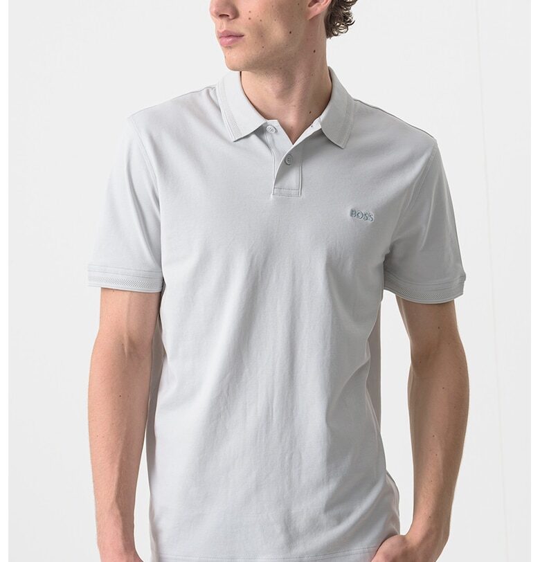 Стандартна тениска с яка и бродирано лого - Ледено синьо BOSS