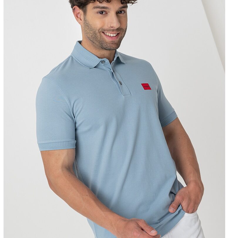 Тениска по тялото с яка - Светлосин HUGO