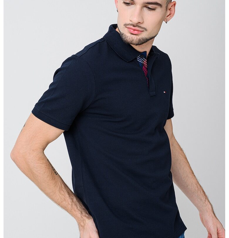 Тениска с органичен памук с яка - Ултрамарин синьо Tommy Hilfiger