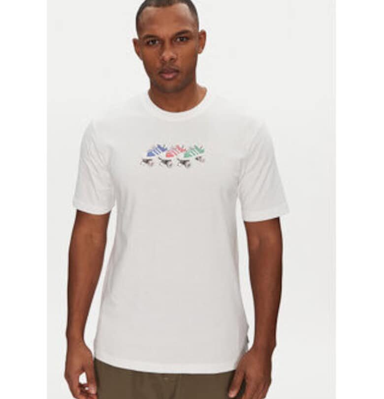 Тениска с принт на гърдите adidas