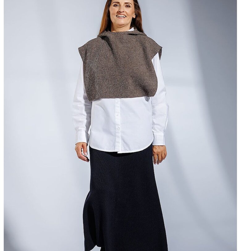 Уголемена яка Mira с необработена вълна Laneria