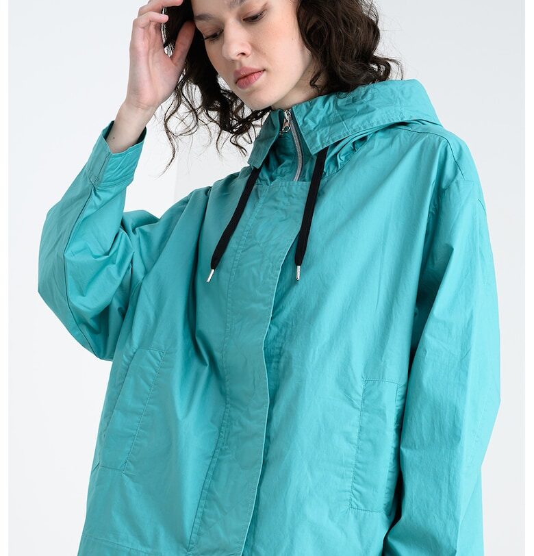 Уголемено и олекотено яке с висока яка - Тюркоаз United Colors of Benetton