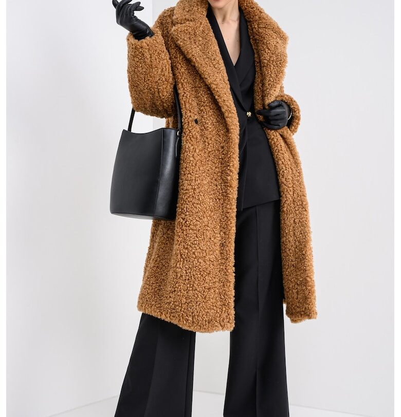 Уголемено палто от букле - Карамел HUGO