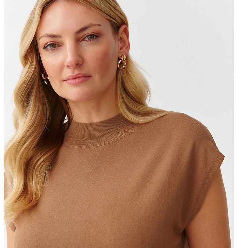 Фино плетен пуловер с къси ръкави - Карамел Tatuum