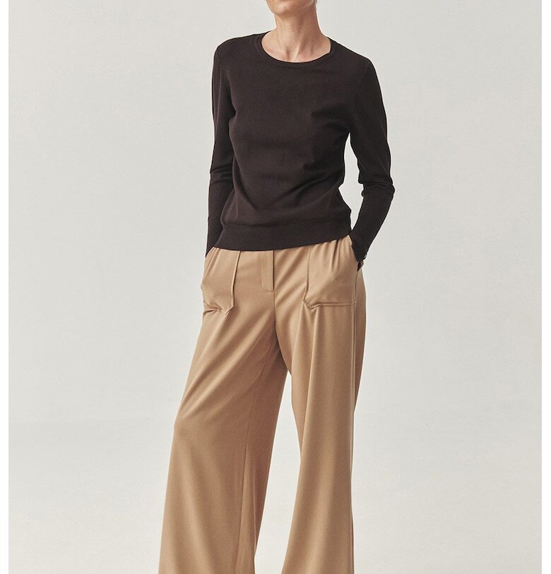 Фино плетен пуловер с овално деколте - Тъмнокафяв Tatuum