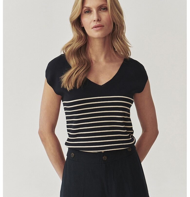 Фино плетен пуловер с шпиц - Бял/Черен Tatuum