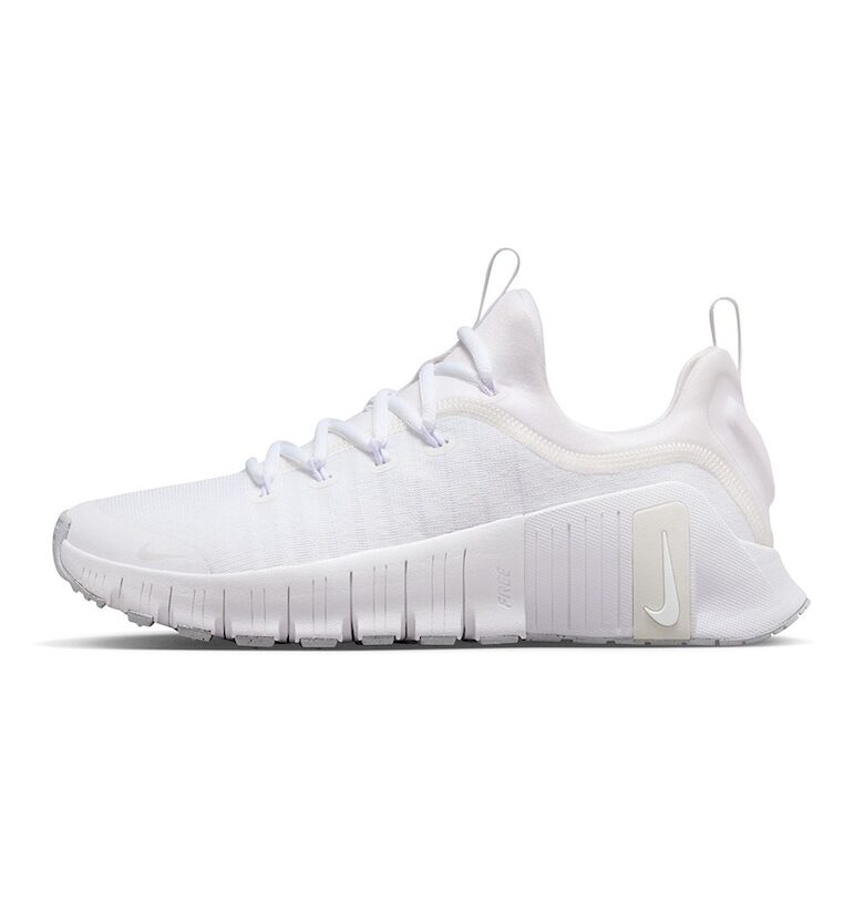 Фитнес обувки Free Metcon 6 - Бял/Мръснобял Nike