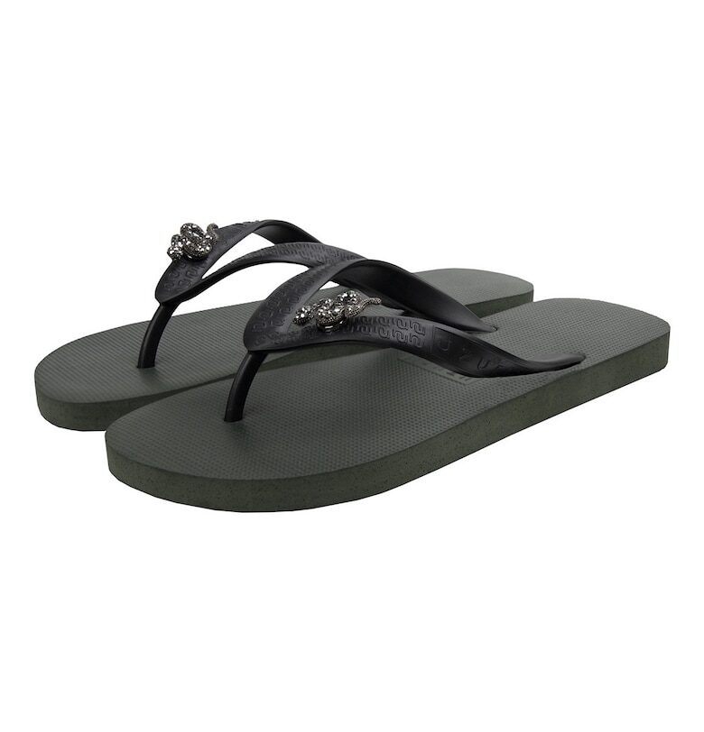 Чехли с метални апликации UZURII