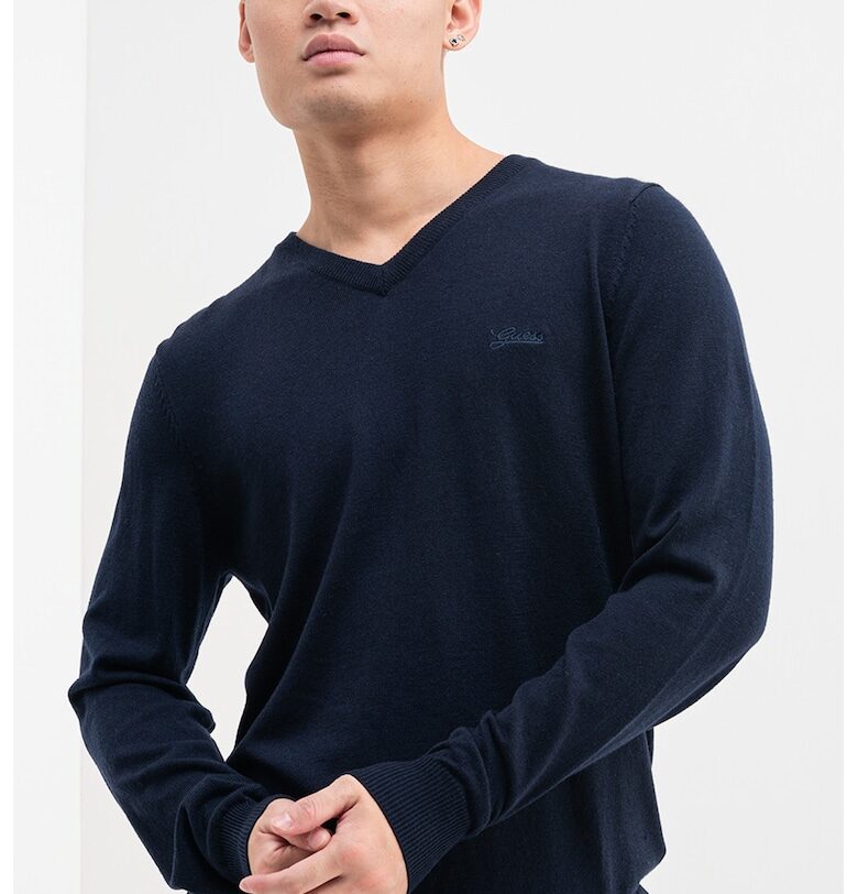 Шпиц пуловер с лого - Тъмносин GUESS