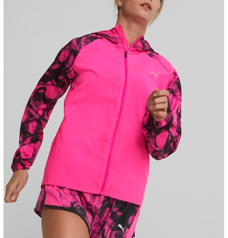 Яке за бягане с качулка и контрасти - Черен/Фуксия Puma