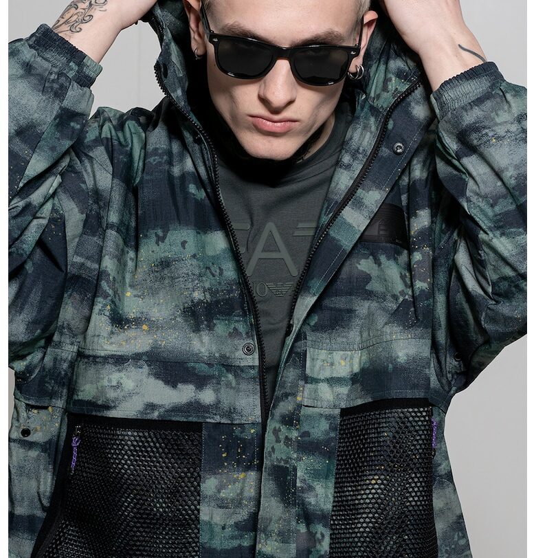 Яке с десен и качулка - Черен/Аква зелено/Тъмносин EA7