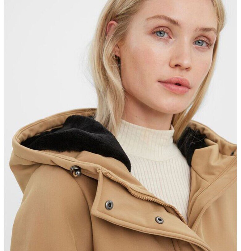 Яке с качулка и джобове с цип - Светлокафяв Vero Moda