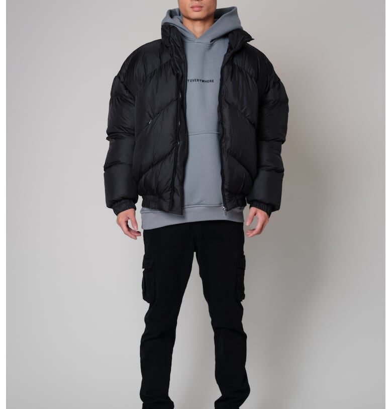 Яке с цип Oversized Black 8326 - Черен uFIT