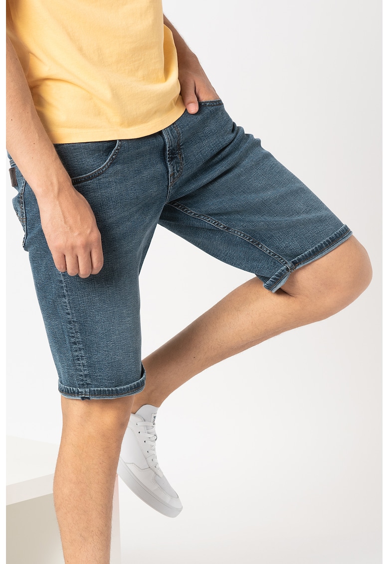 Къси бермуди Sling от деним Wrangler - Цена в shopmall.bg