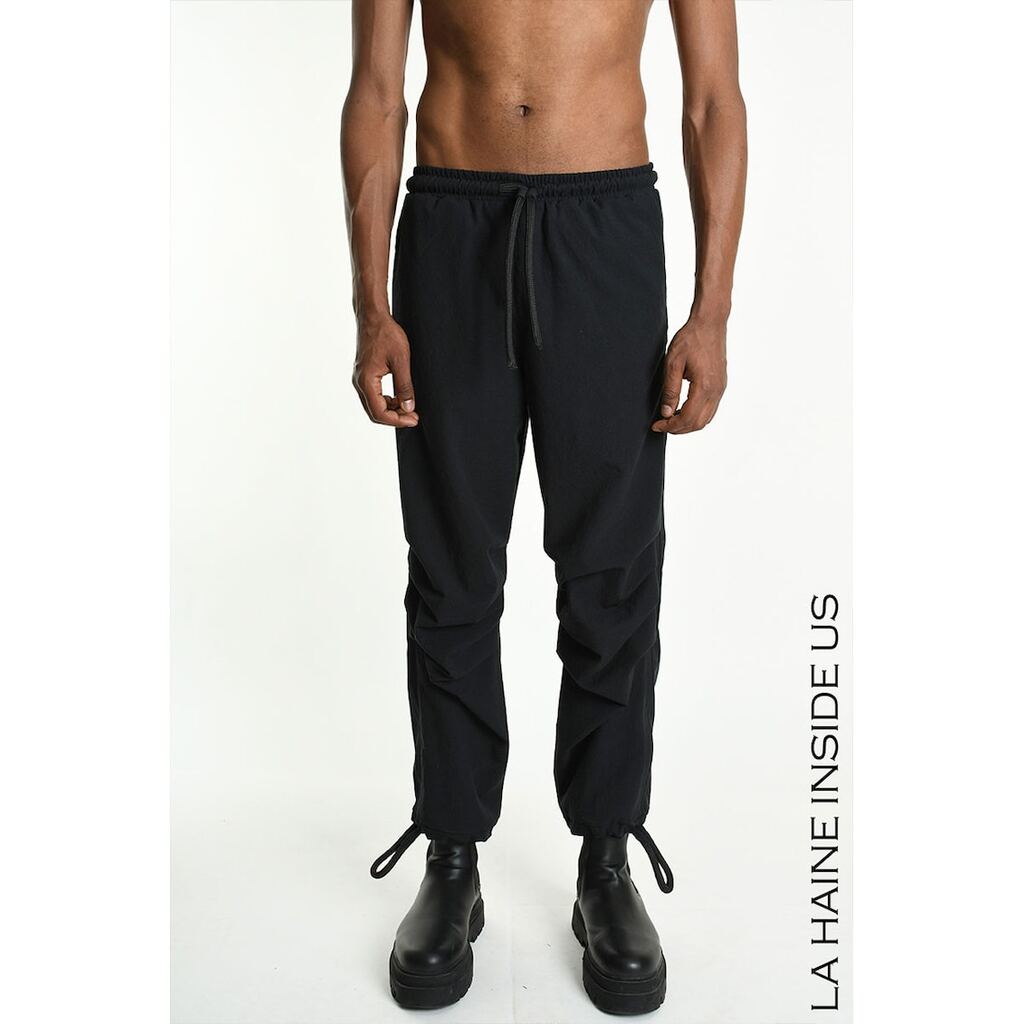-Панталони regular fit с ластик в талията LH1 - Черен